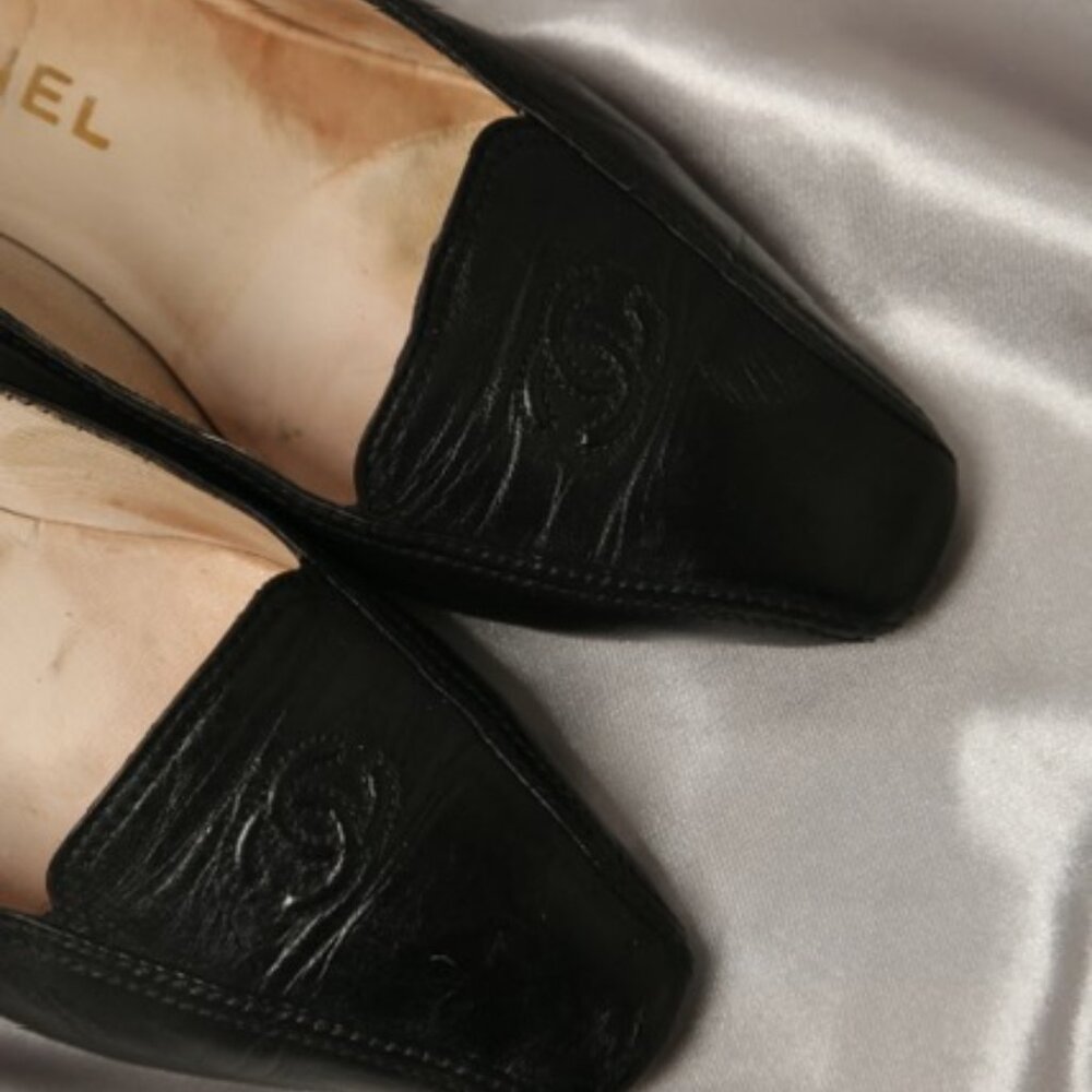 CHANEL Black Pumps - Picture 3 of 7